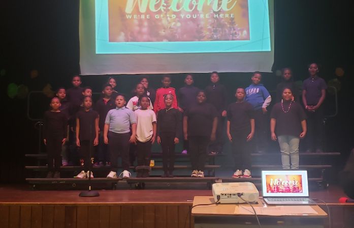  3rd grade class on stage